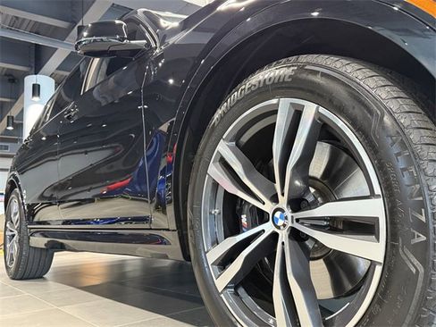 Used 2026 BMW X7 xDrive40i w/ M Sport Package image 9