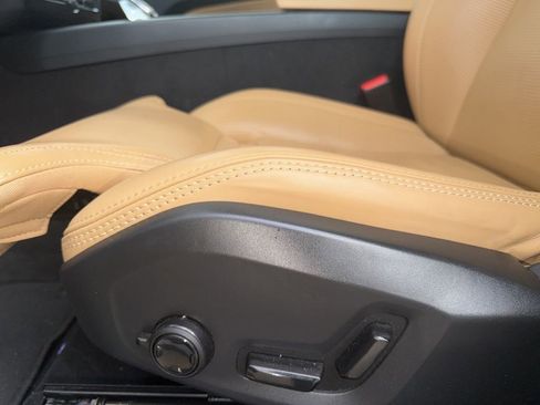 Used 2023 Volvo XC60 B5 Ultimate w/ Protection Package image 11