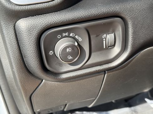 Used 2025 RAM 2500 Big Horn AWD/4WD image 34