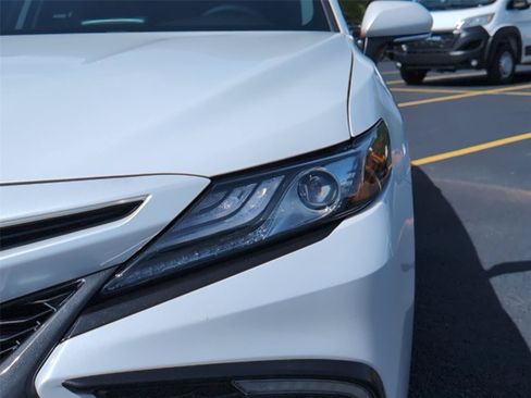 Used 2023 Toyota Camry XSE FWD image 12