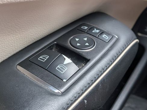 Used 2013 Mercedes-Benz SL 550 image 21