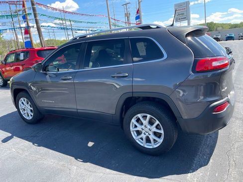 Used 2015 Jeep Cherokee Latitude w/ Cold Weather Group AWD/4WD image 4
