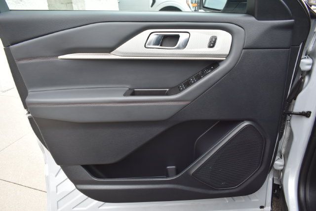 Used 2026 Ford Explorer Active w/ Active Comfort Package AWD/4WD image 19