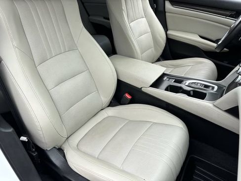 Used 2021 Honda Accord Touring image 10