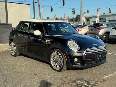 Used 2015 MINI Cooper 4-Door Hardtop image 3