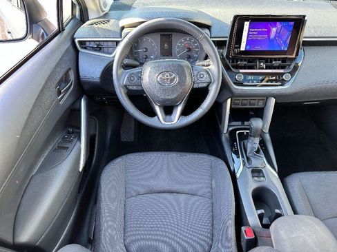 Used 2024 Toyota Corolla Cross LE w/ Moonroof Package image 28