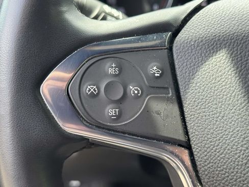 Used 2023 Chevrolet Traverse LT FWD image 20
