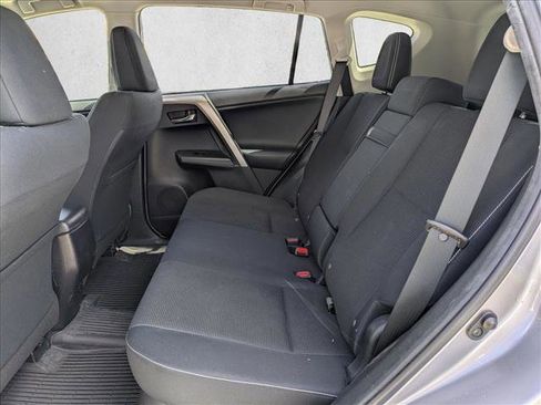 Used 2018 Toyota RAV4 XLE AWD/4WD image 19