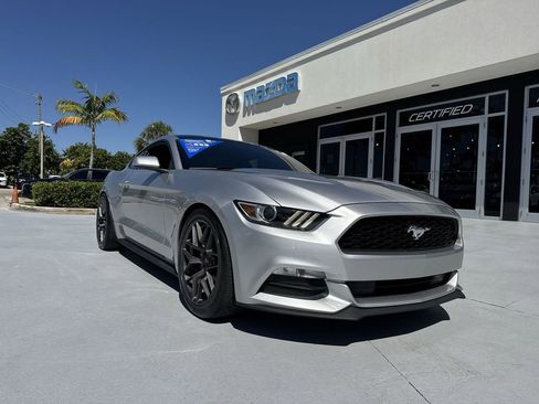 Used 2016 Ford Mustang Coupe RWD image 30