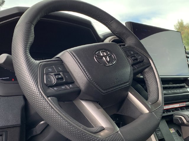 Used 2025 Toyota Tundra SR5 w/ SR5 Premium Package RWD image 19