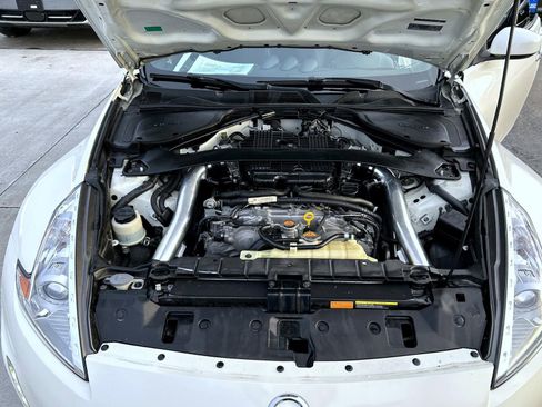 Used 2014 Nissan 370Z Touring w/ Sport Package image 20