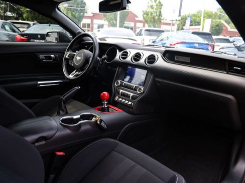 Used 2019 Ford Mustang Coupe RWD image 13