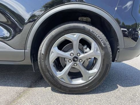 Certified 2025 Ford Escape ST-Line AWD/4WD image 10