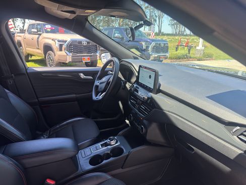 Used 2024 Ford Escape ST-Line AWD/4WD image 16