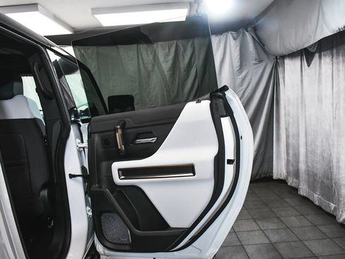 Used 2025 GMC Hummer EV 3X AWD/4WD image 13