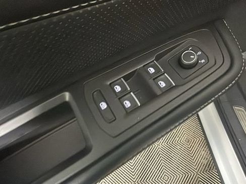 Used 2024 Volkswagen Atlas SE AWD/4WD image 10