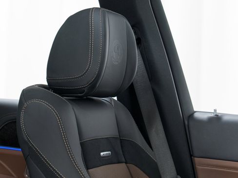 Certified 2025 Mercedes-Benz GLE 53 AMG 4MATIC image 28