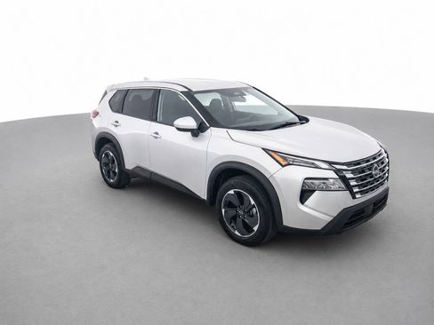 Used 2025 Nissan Rogue SV FWD image 3