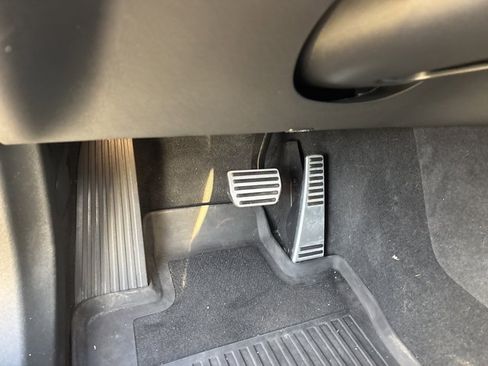 Used 2021 Volvo XC60 T5 R-Design w/ Advanced Package image 26