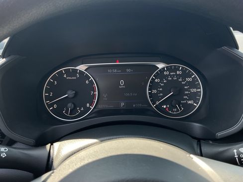 Used 2025 Nissan Altima 2.5 SV FWD image 36