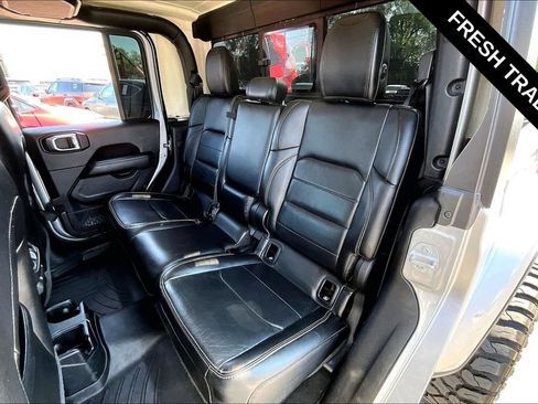 Used 2020 Jeep Gladiator Overland AWD/4WD image 6