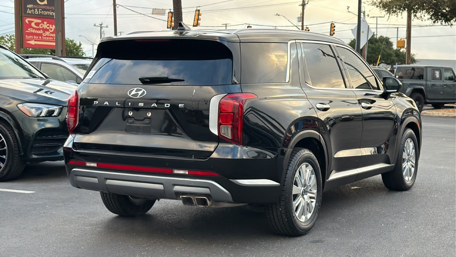 Used 2023 Hyundai Palisade SEL w/ Cargo Package FWD image 4