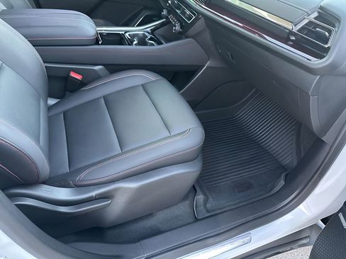 Used 2025 Chevrolet Traverse Z71 w/ Enhanced Driving Package image 16