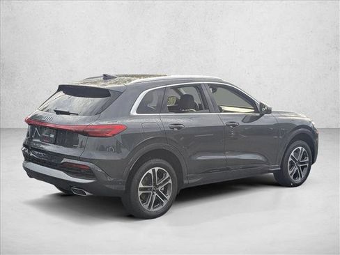 Certified 2025 Audi Q5 Premium w/ Convenience Package AWD/4WD image 5