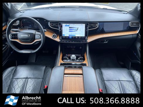 Used 2024 Jeep Grand Wagoneer L Series III AWD/4WD image 27