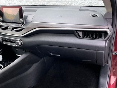 Certified 2024 Nissan Altima 2.5 SV image 16