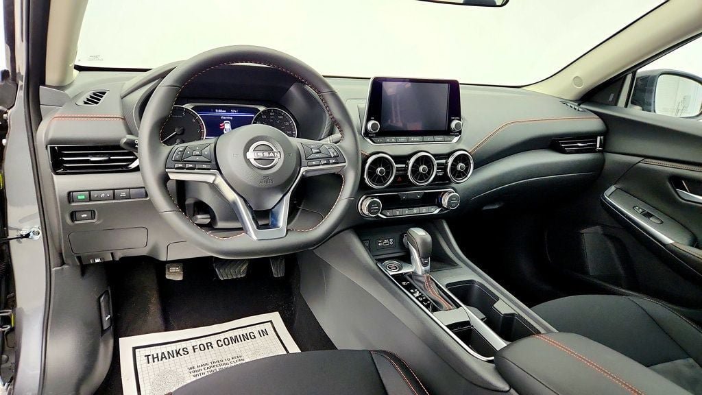 Used 2025 Nissan Sentra SR FWD image 12