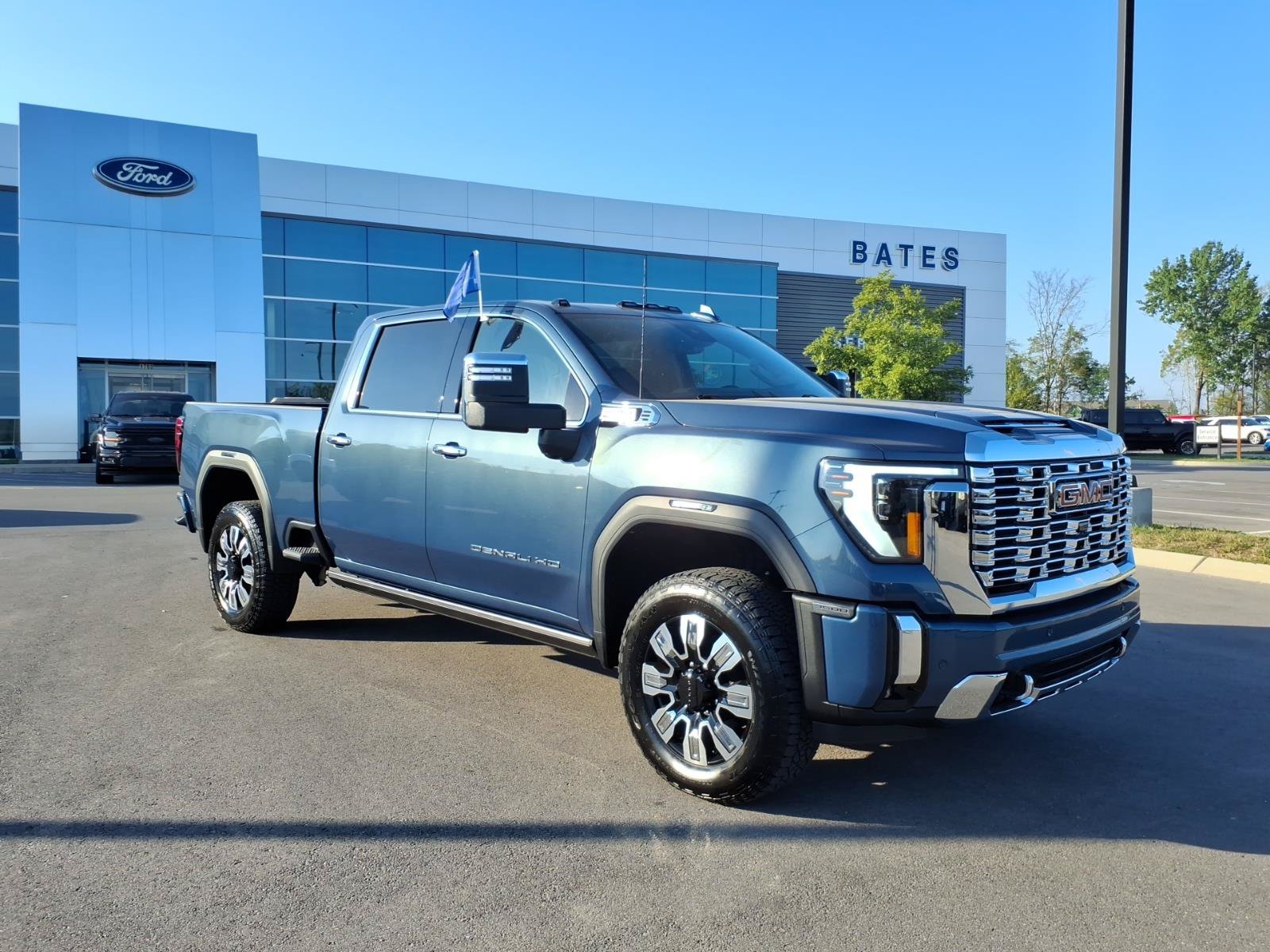 Used 2026 GMC Sierra 3500 Denali AWD/4WD image 1