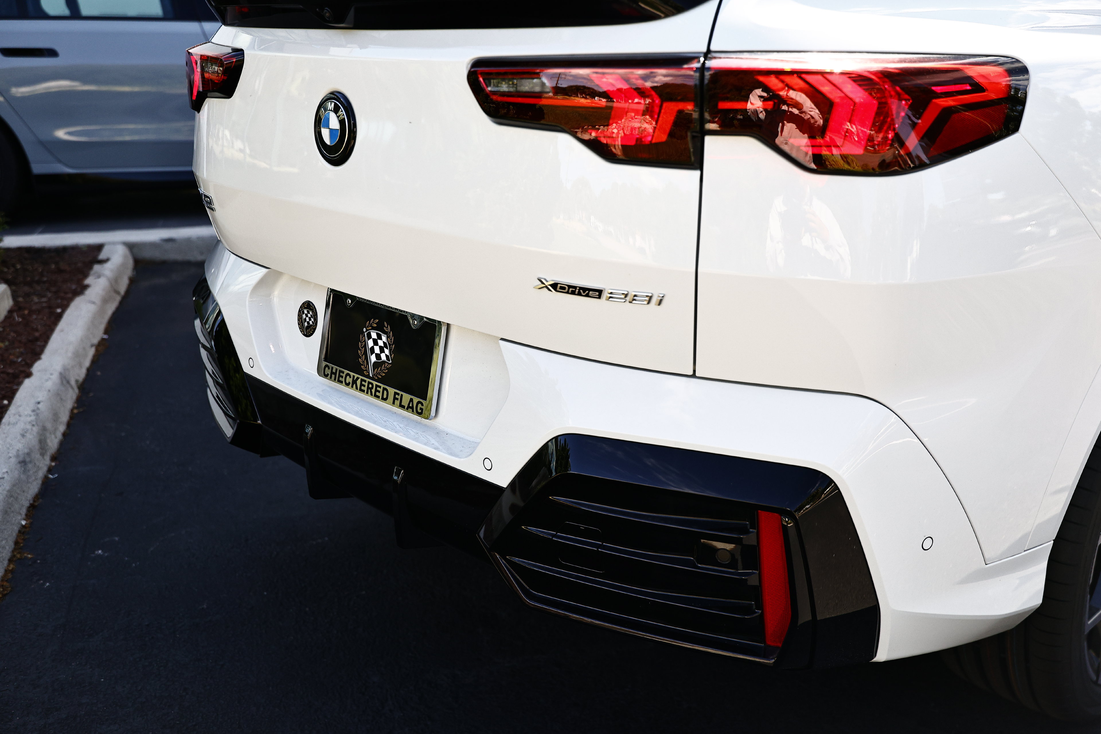 New 2027 BMW X2 xDrive28i w/ Technology Package AWD/4WD image 4