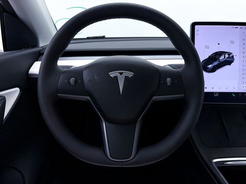 Used 2022 Tesla Model Y Long Range image 26