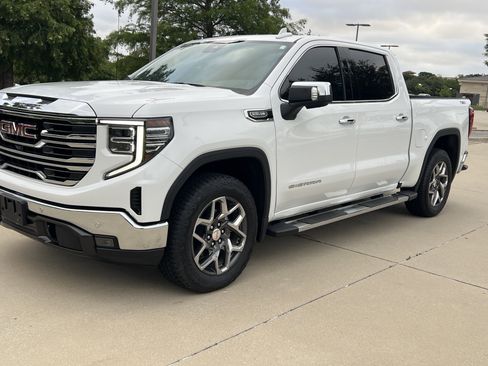Used 2024 GMC Sierra 1500 SLT w/ SLT Premium Plus Package AWD/4WD image 5