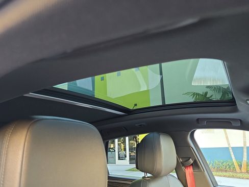 Used 2022 Porsche Macan image 6