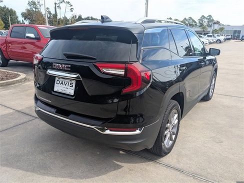 Used 2023 GMC Terrain SLT image 3