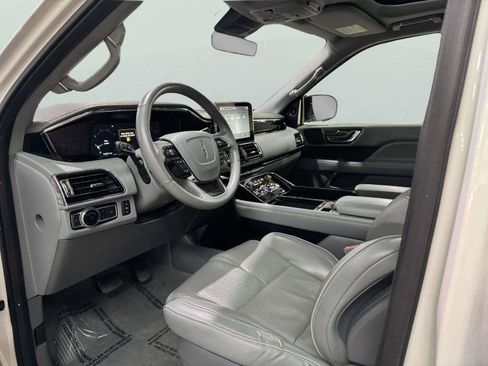 Used 2018 Lincoln Navigator Reserve w/ Technology Package AWD/4WD image 23