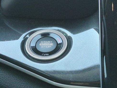 Certified 2023 Jeep Grand Cherokee Laredo image 29