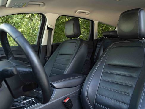 Used 2018 Ford Escape SEL FWD image 17