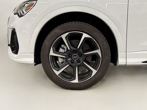 Used 2025 Audi Q3 2.0T Premium Plus AWD/4WD image 24