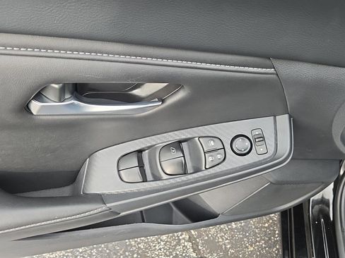 Used 2025 Nissan Sentra SV image 15