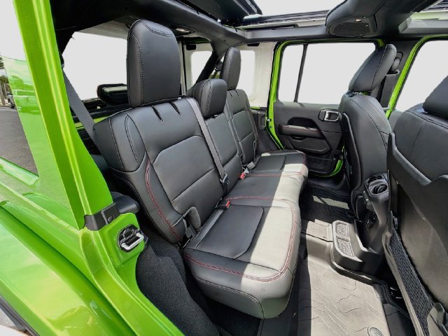 Used 2025 Jeep Wrangler Unlimited Rubicon AWD/4WD image 30