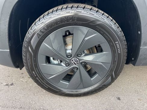 New 2026 Volkswagen Taos S image 7