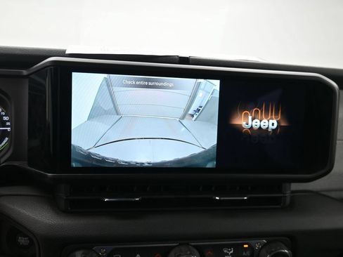 Used 2024 Jeep Wrangler Unlimited AWD/4WD image 18