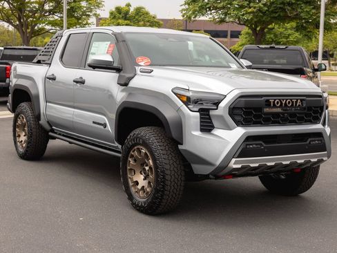New 2025 Toyota Tacoma Trailhunter image 4