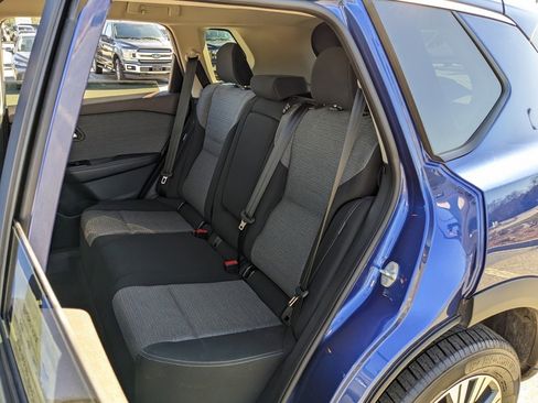 Used 2023 Nissan Rogue SV image 38