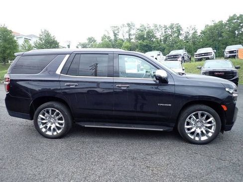 Used 2024 Chevrolet Tahoe Premier w/ Premium Package AWD/4WD image 7