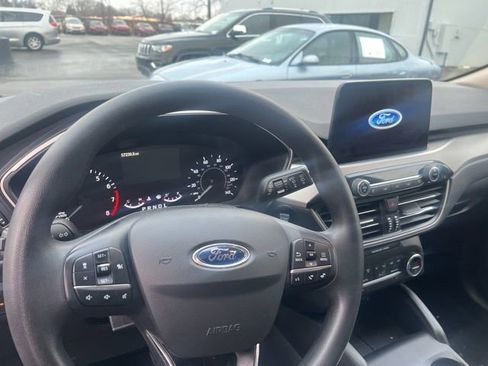 Used 2020 Ford Escape SE image 11