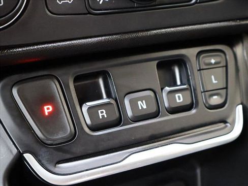 Used 2018 GMC Terrain SLT w/ Preferred Package AWD/4WD image 19